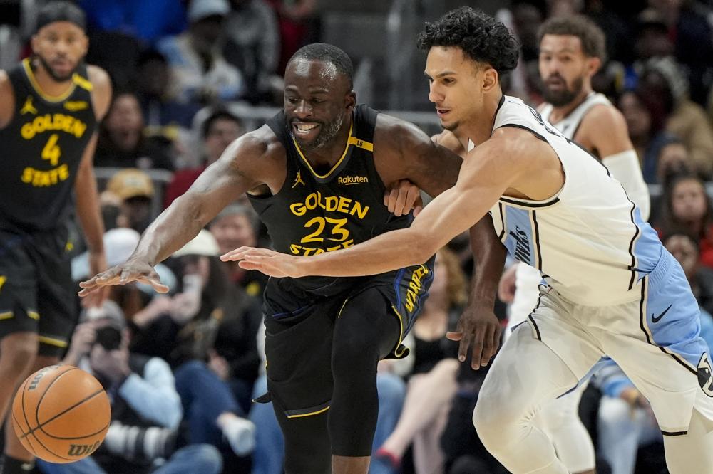 阿莫林拥抱过的英超射手宣布转会,曼联阿森纳争夺!违约金6000万.